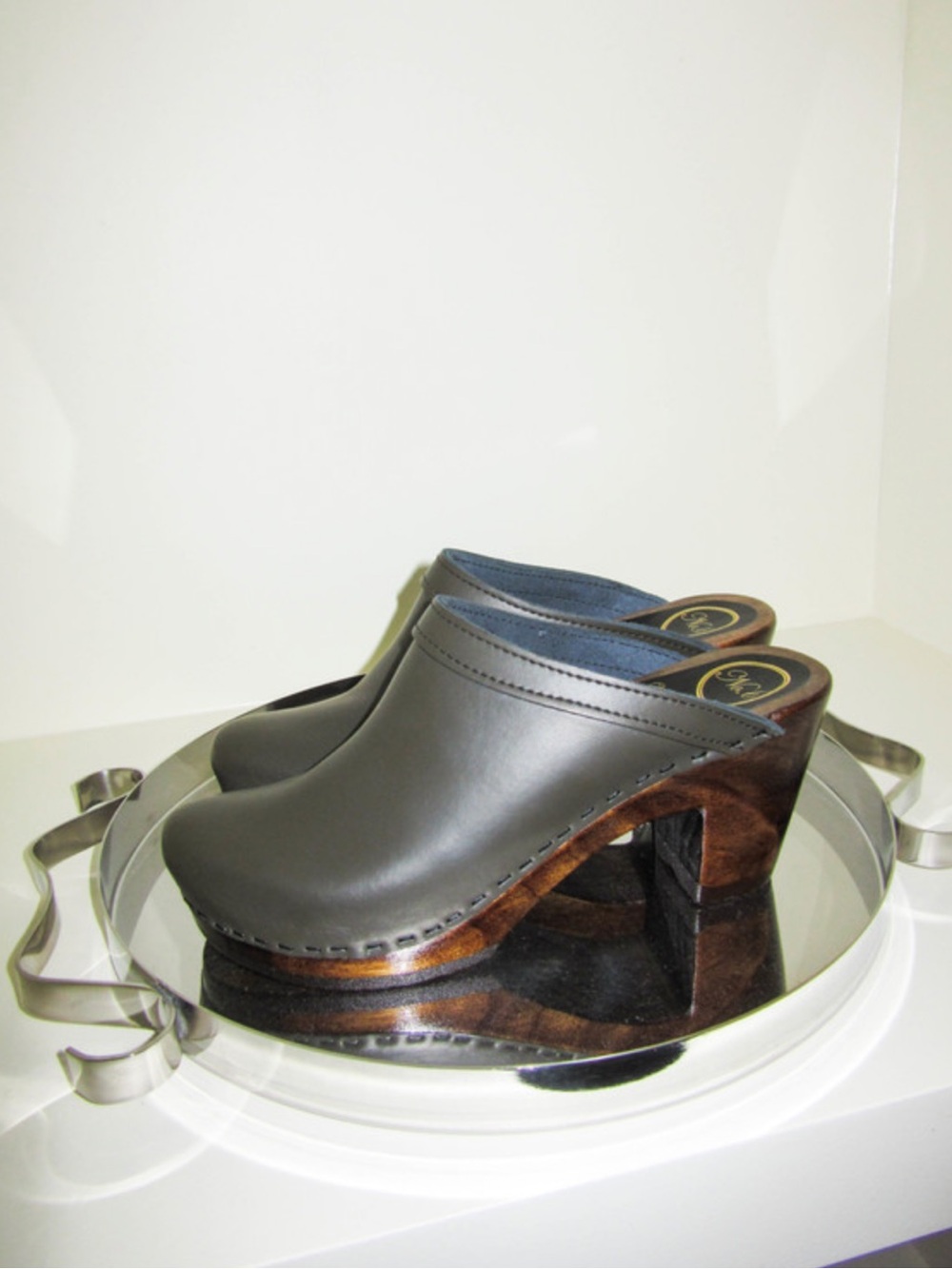 No 6 Old School Clog Olive